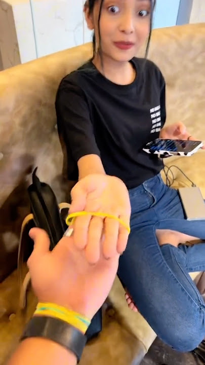 hand and hand rubber band magic