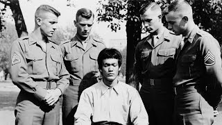 Download Lagu Bruce Lee descansaba cuando unos militares lo desafiaron: ¿Tu kung-fu es de verdad?; minutos después MP3