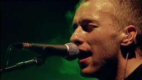 Coldplay - Daylight (Live at Glastonbury 2002)