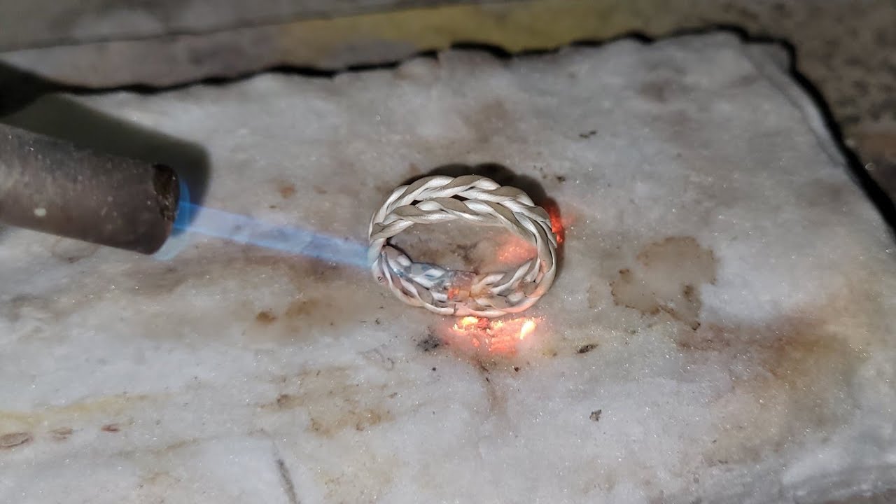 How to make silver wire rings!  Twisted new design ring!  handmade jewlery