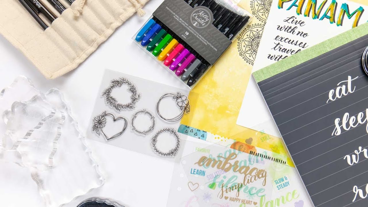 American Crafts Kelly Creates – Set Deluxe Per Lettering Con Pennelli E Astuccio