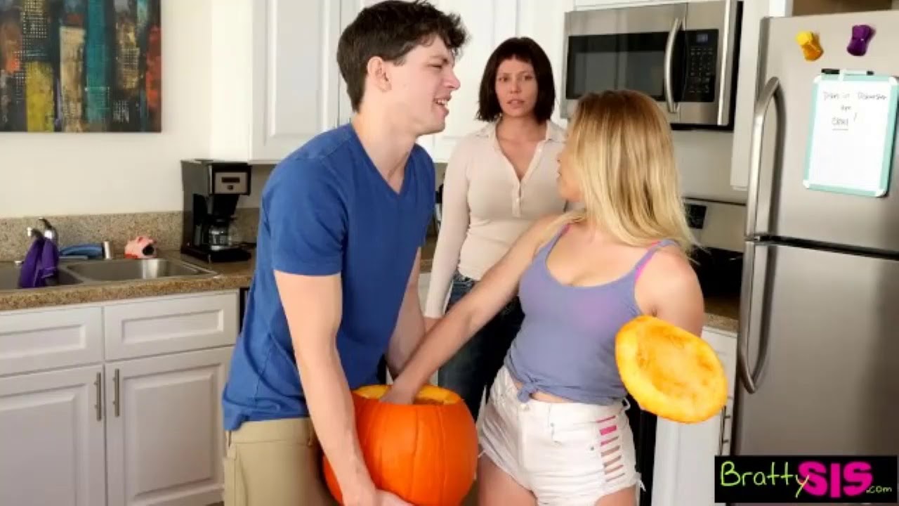 ⁣Classic pumpkin trick - Hardstyle Remix