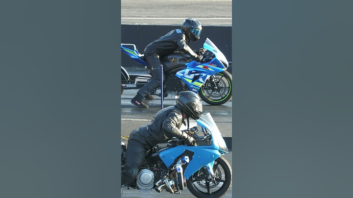 GSXR Suzuki vs Honda Blackbird - superbikes drag racing