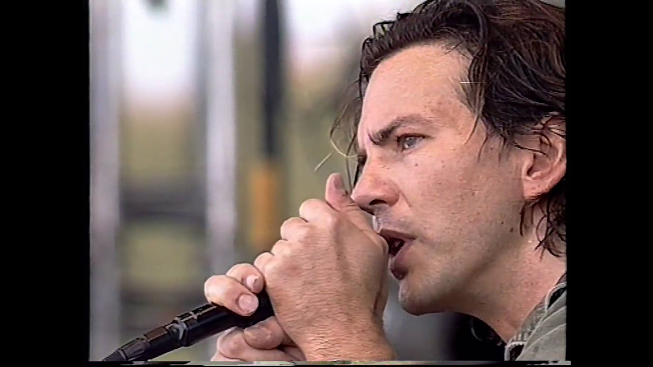 Pearl Jam - Nothing As It Seems (Pinkpop 2000)