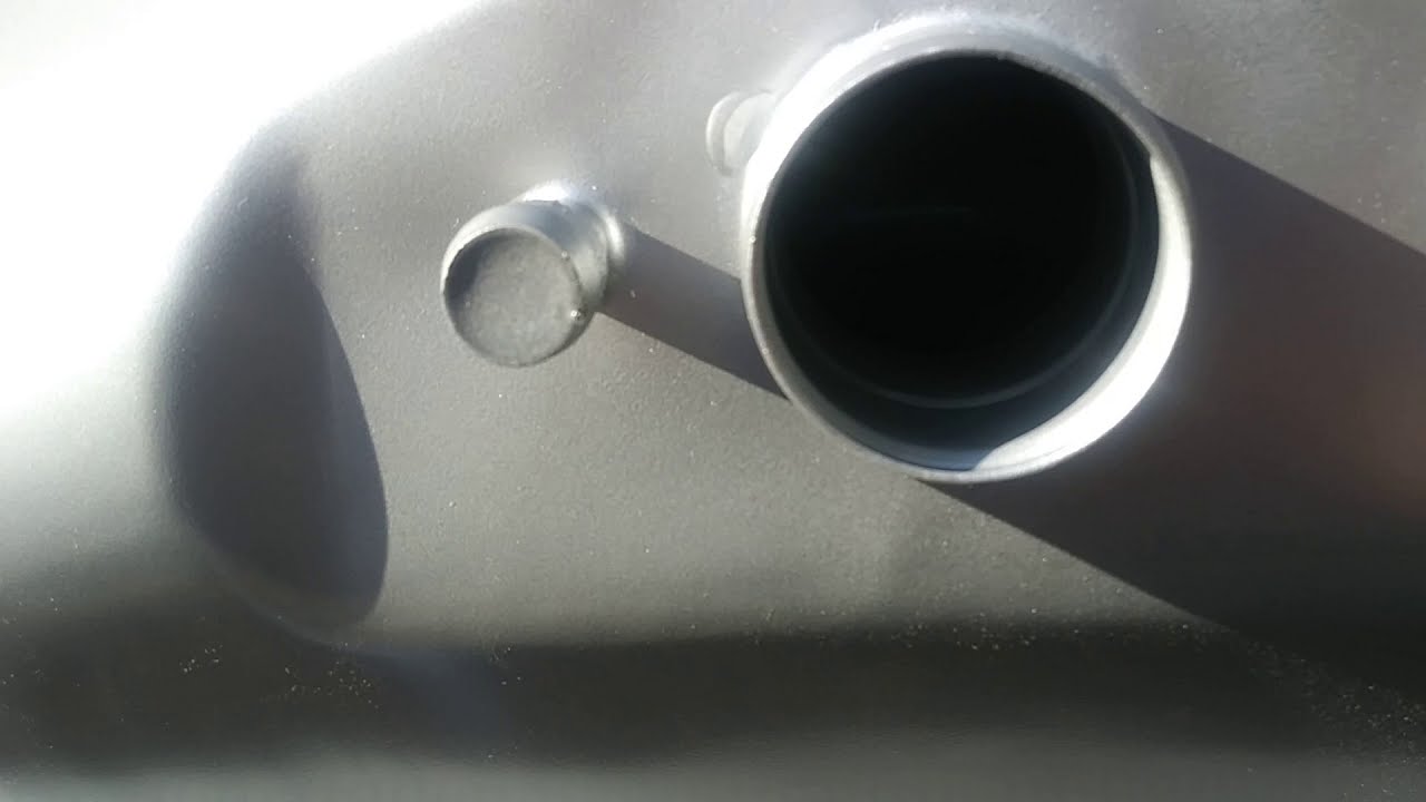 87 Toyota 4x4 gas tank replacement[I purchased the wrong gas tank..click description for new video!]