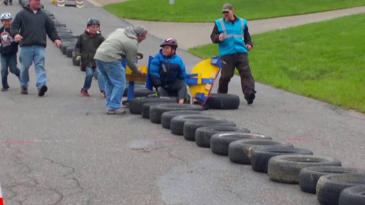 2016 Cubmobile race in Brockway, PA-downhill race