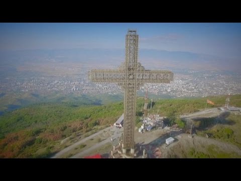 Video: Tūkstošgades krusta apraksts un fotogrāfijas - Maķedonija: Skopje