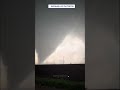 Dos tornados giran juntos y crean un espectáculo imposible de creer