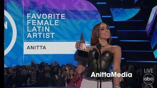 Anitta - American Music Awards 2022 - Ganhou troféu 🏆