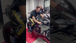 Red 2021 Kawasaki H2 on the Dyno with DankWheelie Resimi