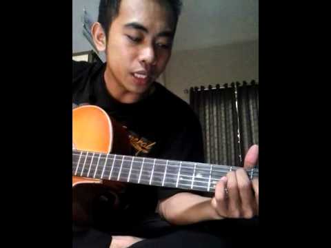 Lagi belajar gitar lagu rhoma keramat