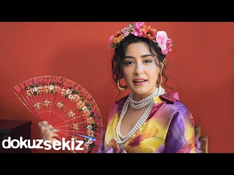 Melek Mosso - Kanto / Bana Bir Koca Lazım (Ezginin Günlüğü 40 Yıllık Şarkılar) (Official Video)