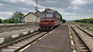 Маневра на лок 44061 от влак 30133 в гара Дъбово