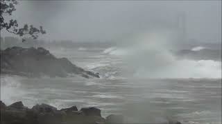 Huge Waves On Lake Superior At Marquette Michigan - Storm