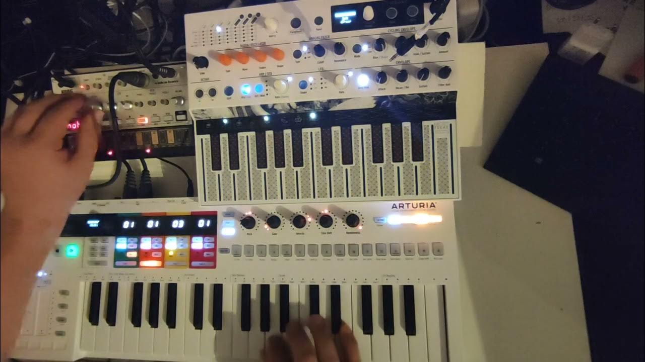 IT WORKS! Record the "MicroFreak Sequence Playing" with the Keystep