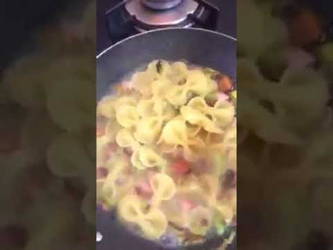 Receita de Farfalle com bacom e nata