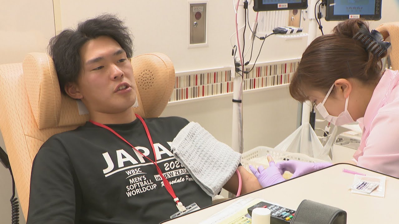 ソフトボールの強豪・平林金属の監督や選手らが岡山市で一斉に献血「人