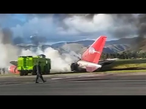 Video: Sehen Sie Sich Das Video Des Flugzeugs An, Das Bei Der Landung In Peru Feuer Gefangen Hat