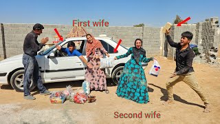 A terrifying moment of a husband's rage: the second wife attacked the operator and the first wife.