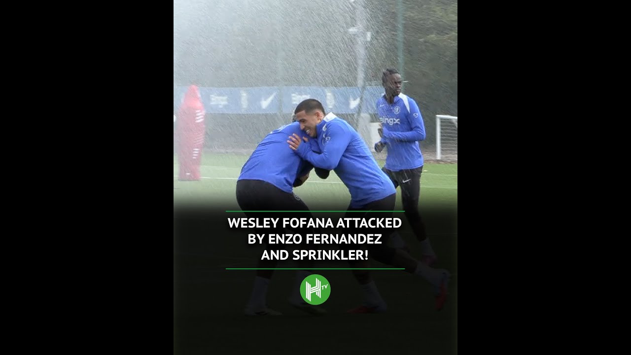 Just Enzo Fernandez shoving Wesley Fofana into the sprinklers during Chelsea training💦😭