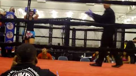 Lisa Cuellar Muay Thai Rd1