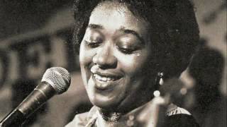 Blues Queen Sylvia with Jimmy Dawkins - I'm Hurtin' chords