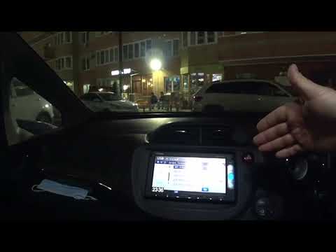 Подключаем кабель USB на Gathers vxm 145 vsi Honda Fit Shuttle.