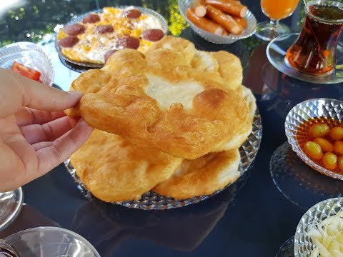 Ungarische Langosch mit Knoblauchsoße selber machen. 