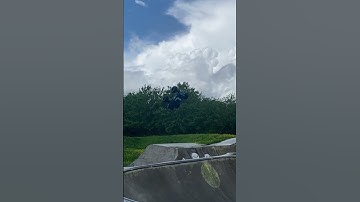 Arrma outcast 🤘🏼 #arrma #outcast #bashing #rc #rcbashing #backflip #hobby