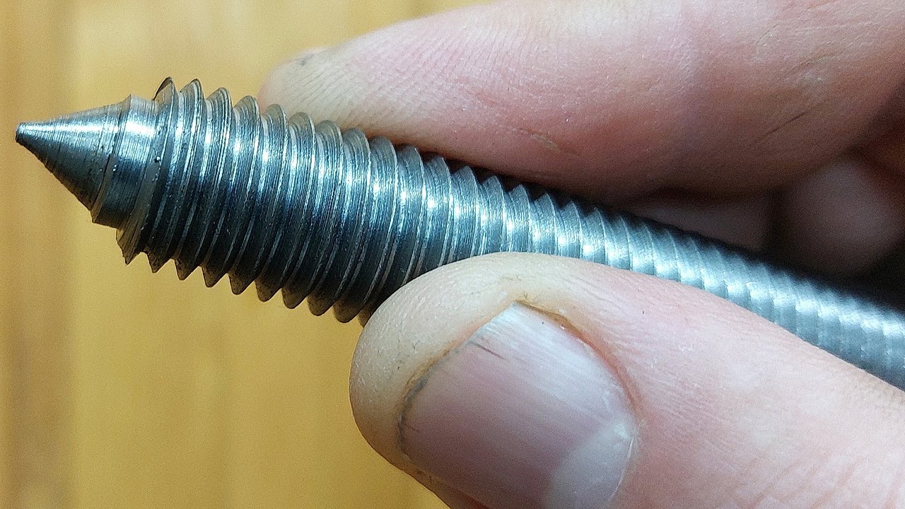 Creative tools and ideas on the lathe