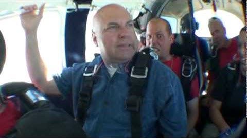 Skydiving Fail & How to look like your giving birth out the door of a plane.