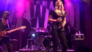 ZZ Ward sings "Lil Darlin" in Denver 2017