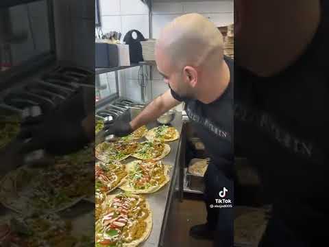 اسرع واحد بيلف سندويش الفلافل بس بعشر ثواني