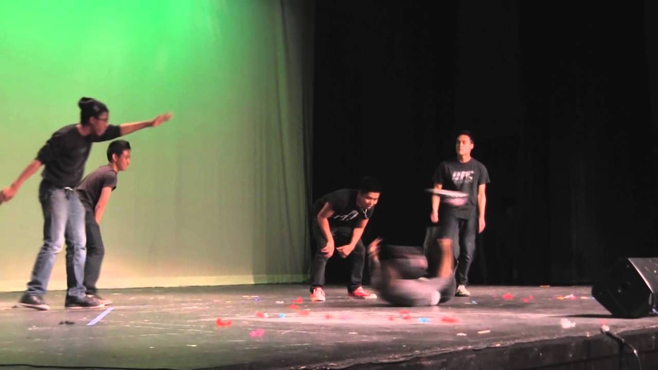 Mr. East 2013 - Mr. Pretty Little Gomez (Floor View)