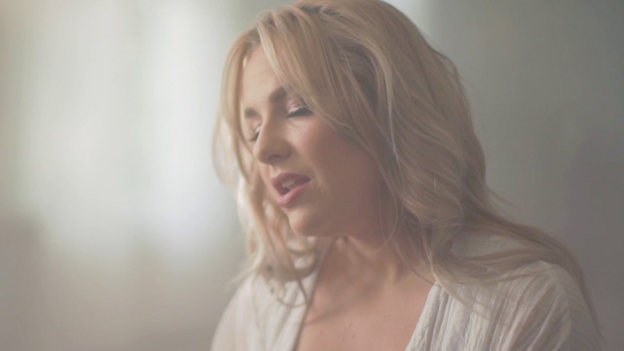 Ilta - Naurettava (Virallinen musiikkivideo)