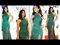اطلالة جريئة جدااا للنجمة مني زكي في افتتاح مهرجان القاهرة السينمائى اسمعها
