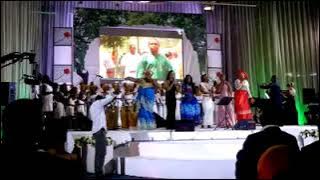 ME I LIKE MY COUNTRY led by Cecilia Toledo & The Amemuso Chior