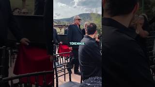 At the funeral, it turned out that the person believed to be dead was actually alive. At the funeral, it turned out that the person believed to be dead was actually alive.