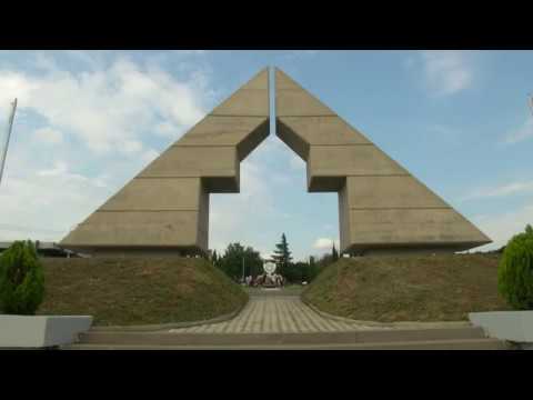 დავით სერგეენკომ აგვისტოს ომში დაღუპულთა ხსოვნას პატივი მიაგო