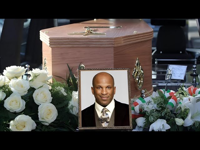 R.I.P gospel singer Donnie McClurkin passed away last night, fans burst into tears. - YouTube