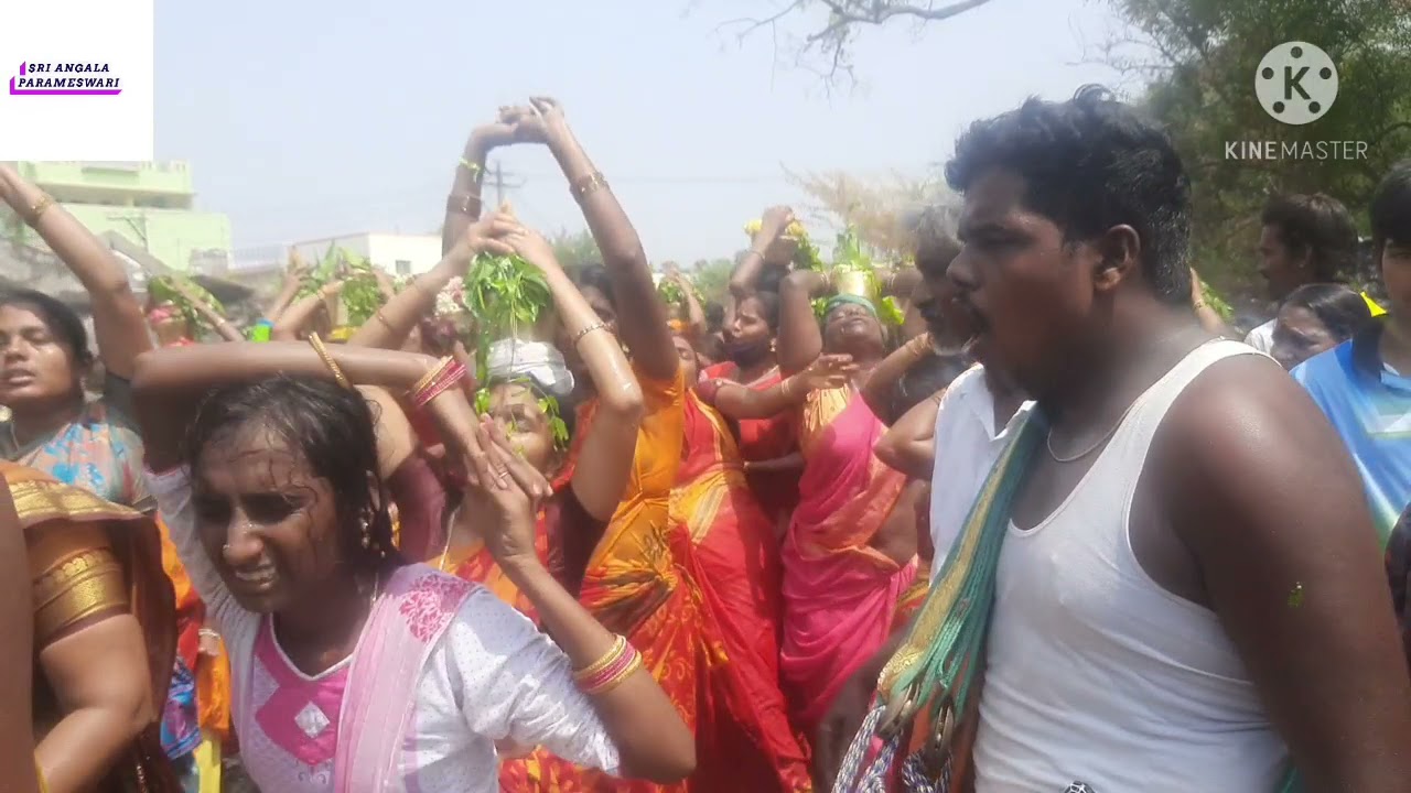 ஸ்ரீ மஹா காளிஅம்மன்  ஸ்ரீ எட்டு பட்டி மாரியம்மன் பால்குடம் ஊர்வலம்