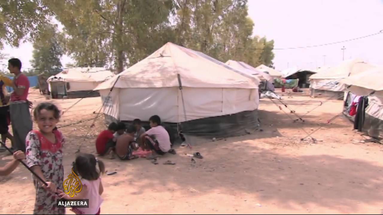 لاجئون يتدفقون بأعداد غفيرة على مخيمات العراق
