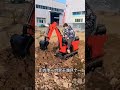Let's take a look at this small excavator. The chassis is retractable, the maximum width is one me