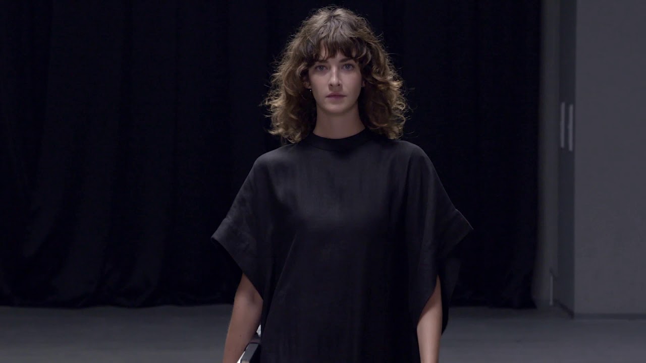 TOKYO FASHION WEEK REVIEW-           SPRING 2020: MINIMALISTIC INGENUITY AT HYKE