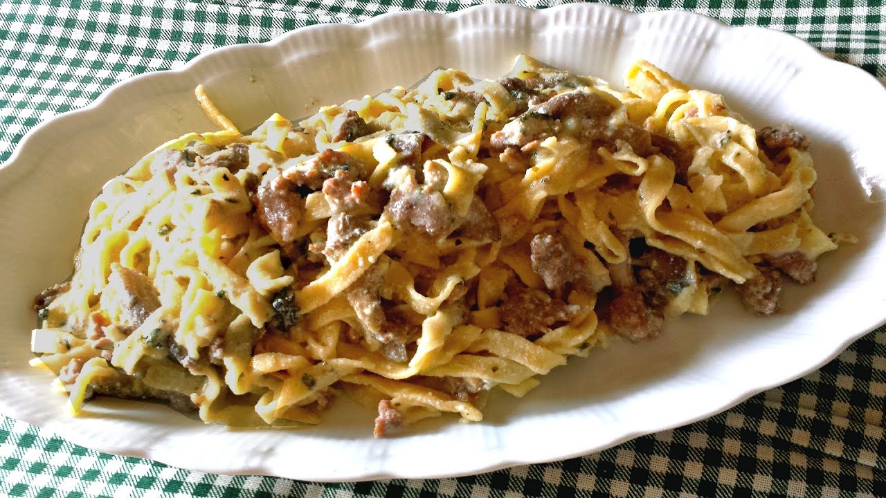 FETTICCINE CON SALSICCIA FUNGHI RICOTTA