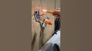 turned off circuit is still live #electrician #electrical #receptacle