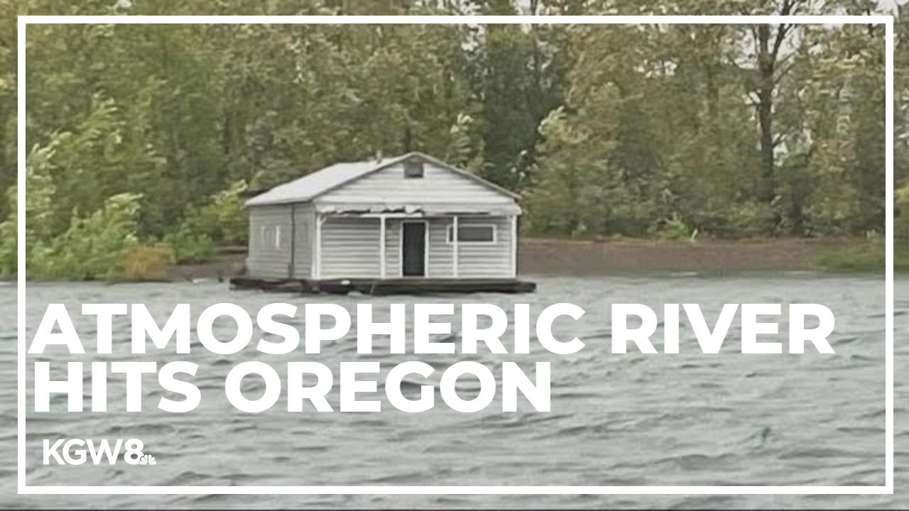Atmospheric river hits Oregon leaving thousands without power - YouTube