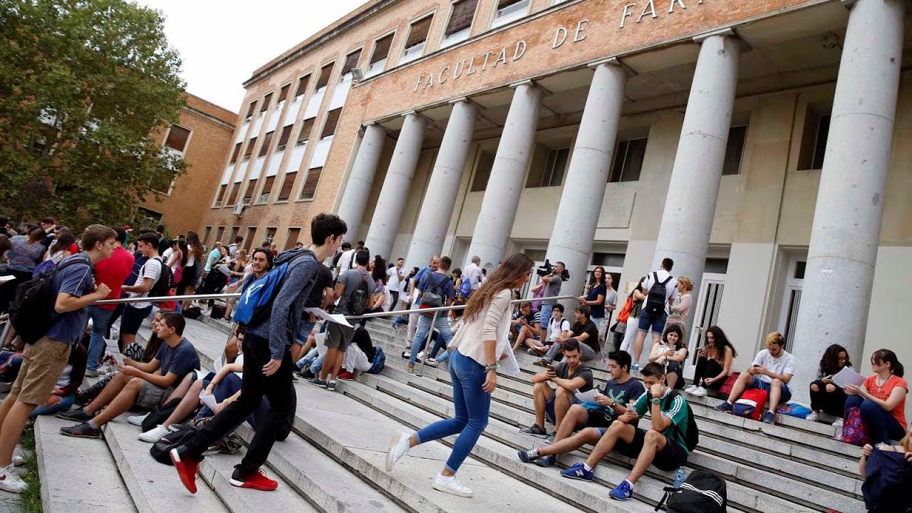 Donde esta ubicada la universidad complutense de madrid