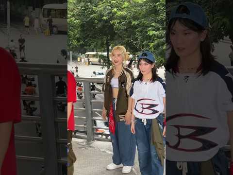 Caught filming NewJeans ‘How Sweet’ <strong>on</strong> pedestrian <strong>bridge</strong> #theAcode#newjeans #newjeans_howsweet #kpop