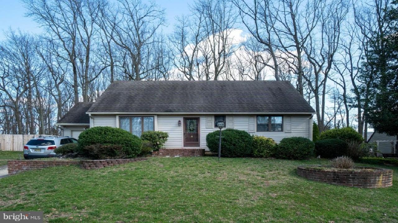 60 HEATHER ROAD, BLACKWOOD, NJ Presented by Christopher Basile.